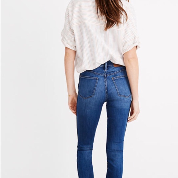 Madewell 10” High Rise Skinny Crop Button front - Picture 3 of 7
